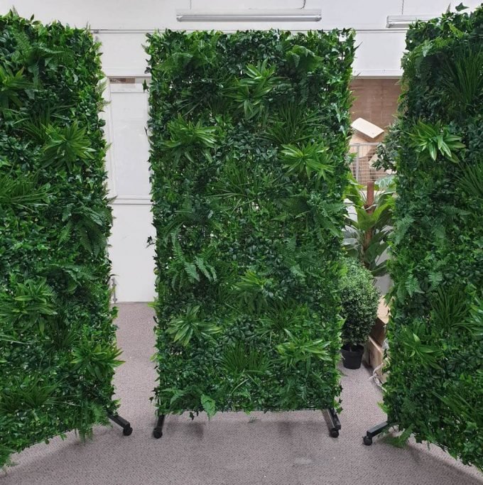 fake green wall plant stand