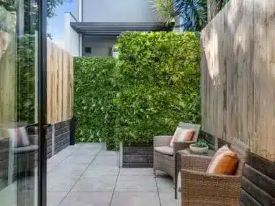 artificial green wall vertical garden