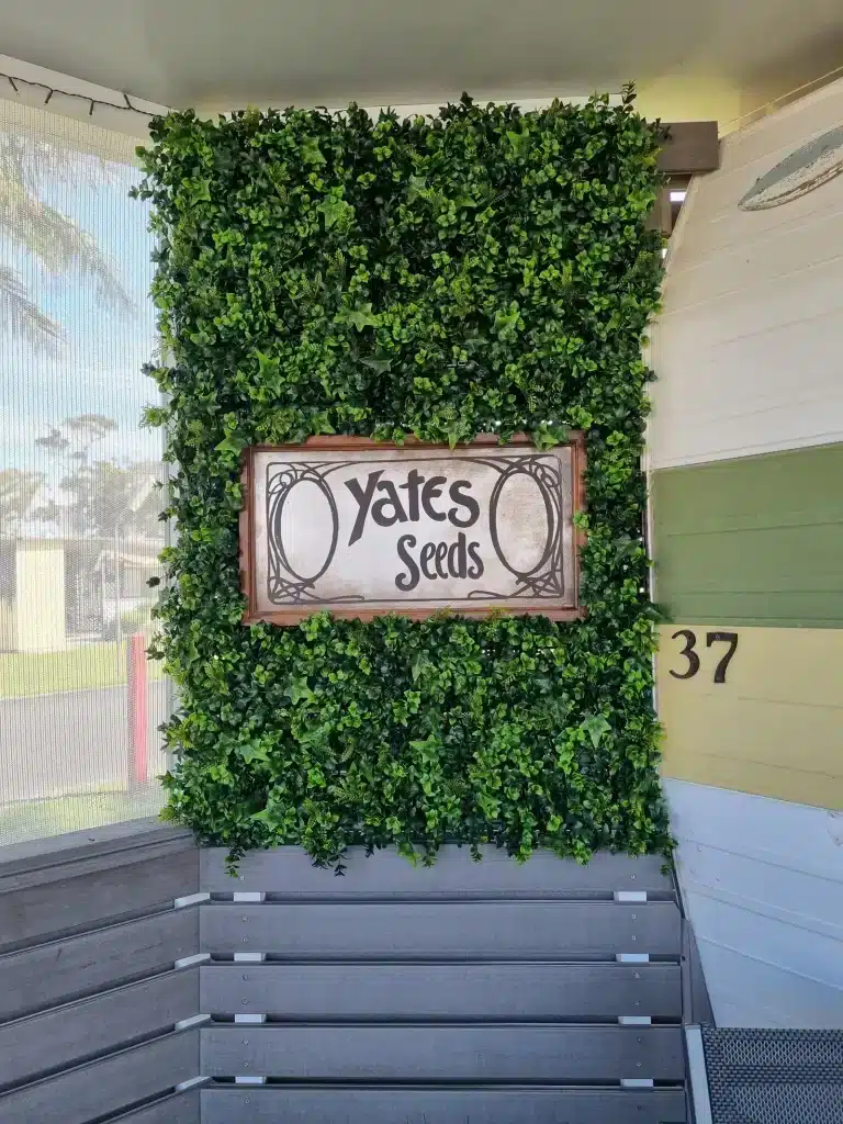 Lifelike and Vibrant Artificial Vertical Garden Privacy WallTEST