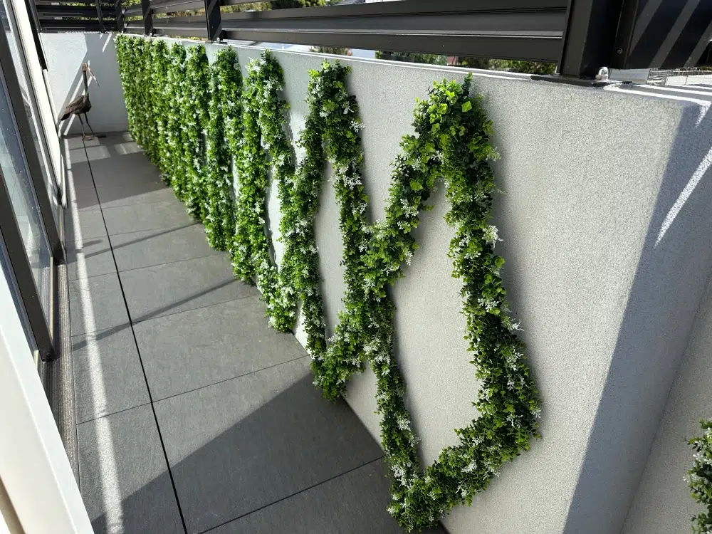 Artificial Extendable Hanging Flowering White Eucalyptus Vine UV Resistant 55cm2