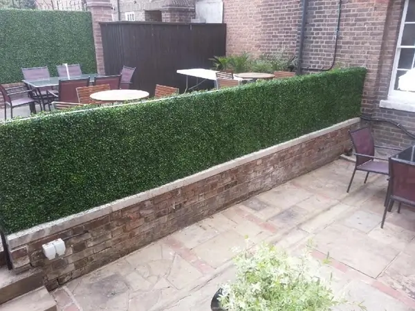 artificial hedge screen for deck divider